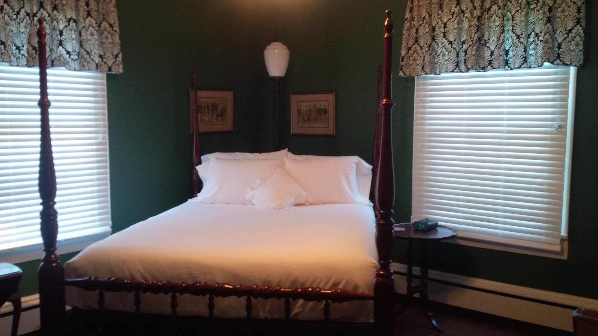 The Ashford Inn Clinton Екстер'єр фото